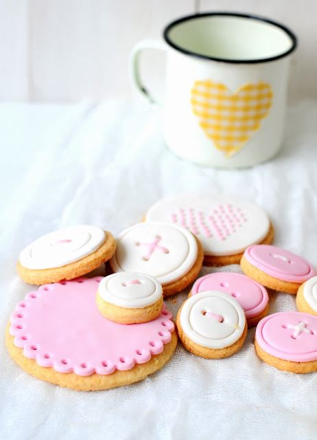 button cookies