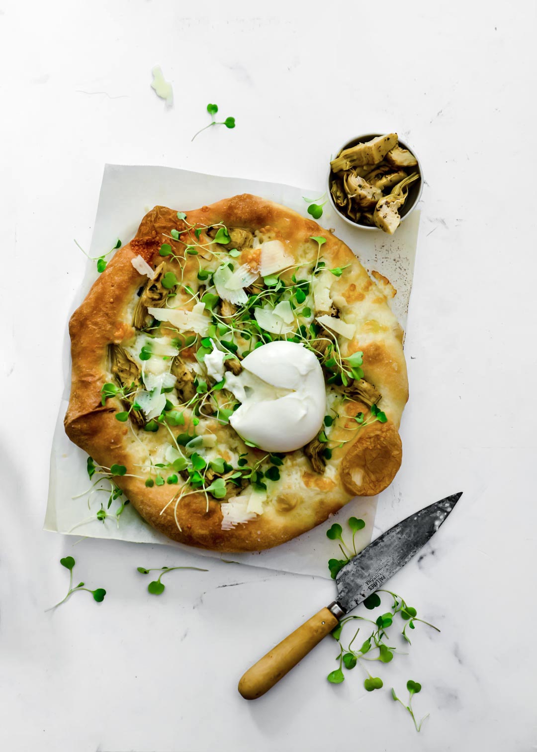 פוקאצ'ה לבבות ארטישוק ובוראטה